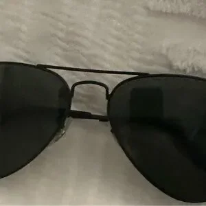 Ray-Ban | Accessories | Rayban Classic Aviator Sunglasses In  display picture 2